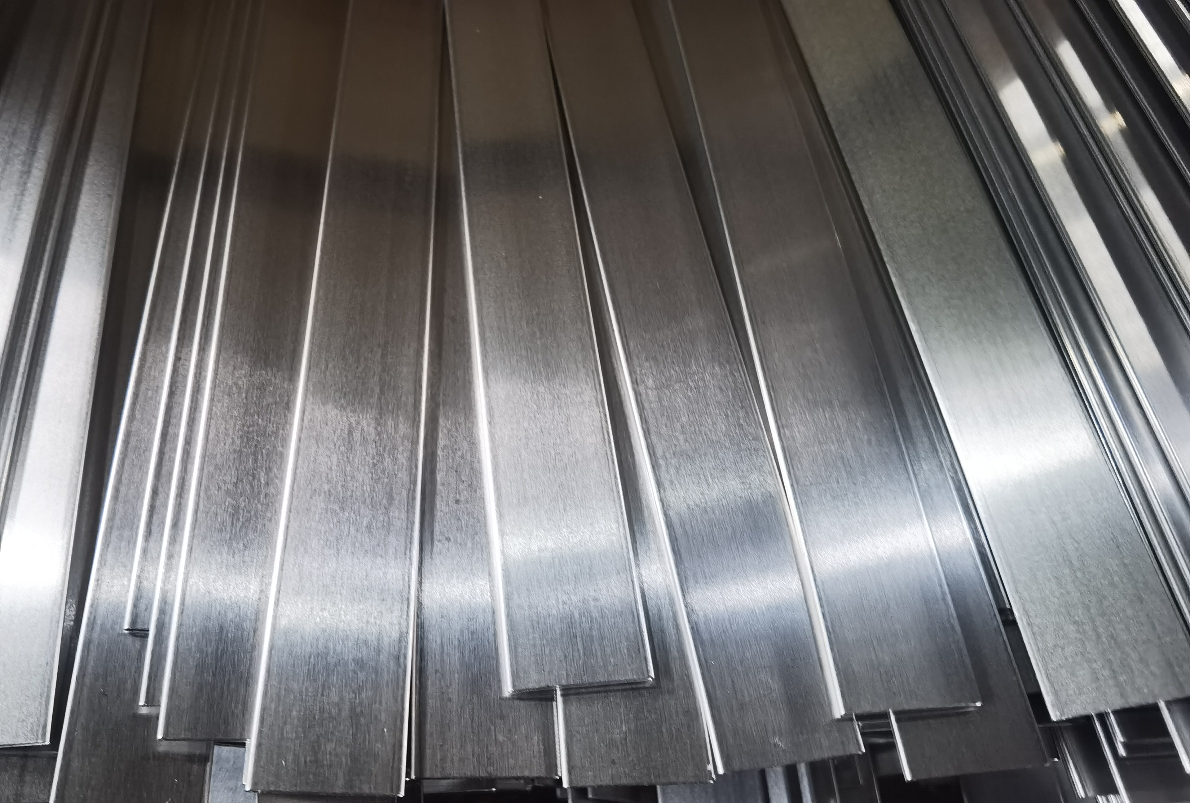 Cur 3003 aluminii fistulae necessariae sunt ad novas partes vehiculi energiae